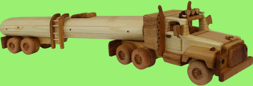 Handmade wooden truck - Handgefertigter Holzlaster